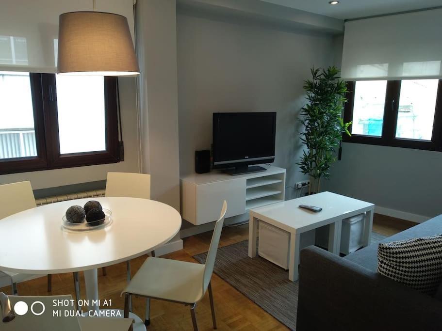 Moderno Apartamento En El Centro. El Carmen Wifi Хихон Экстерьер фото